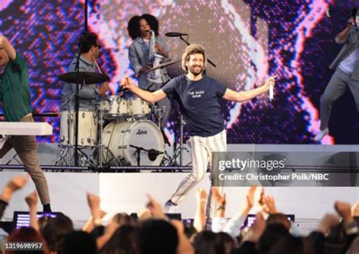 AJR Perform &lsquo;Bang!&rsquo; & &lsquo;Way Less Sad&rsquo; at 2021 Billboard Music Awards
