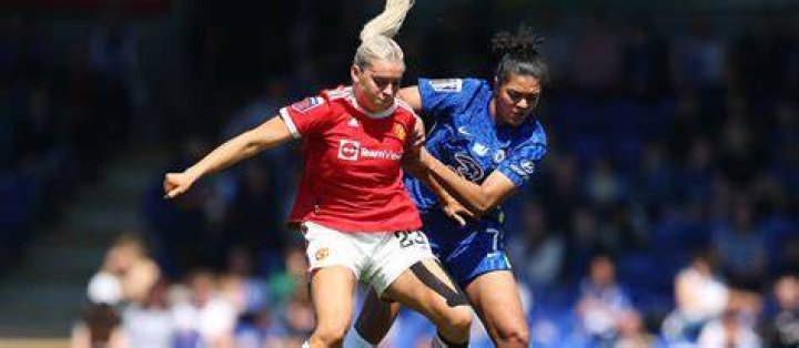 Alessia Russo turns down Man Utd contract offer