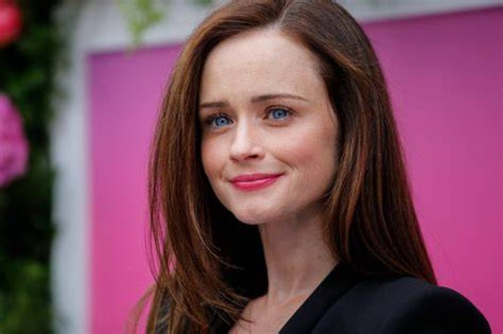Alexis Bledel Age, Net Worth, Husband, Family, Height and Biography