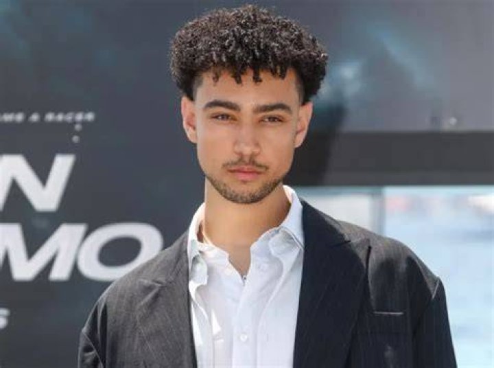 Archie Madekwe Height, Age, Net Worth, Affair, Career, and More