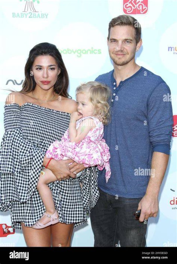 Audra Lynn Handley, Taylor Handley and family at Step 2 Presents 6th