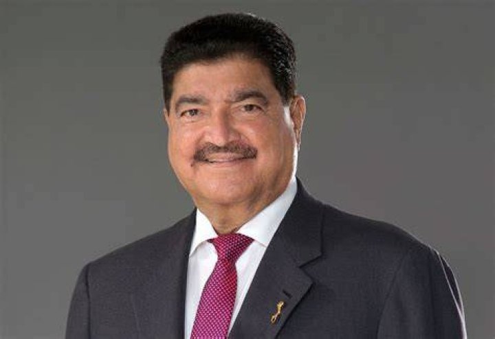 BR Shetty flies to India as legal problems mount in the UAE
