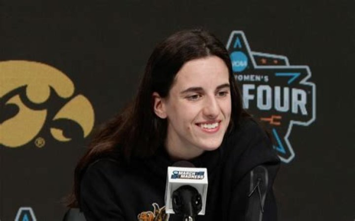 Caitlin Clark named 202223 Big Ten Preseason Player of the Year Hawk