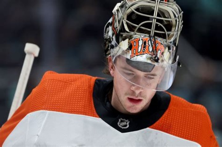 Carter Hart's parents experienced Flyers' debut with him 'With all of