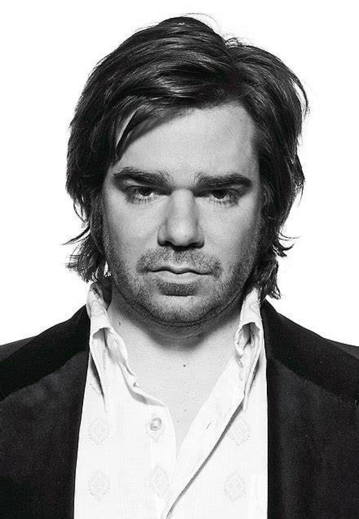 Classify strangelooking English Matt Berry