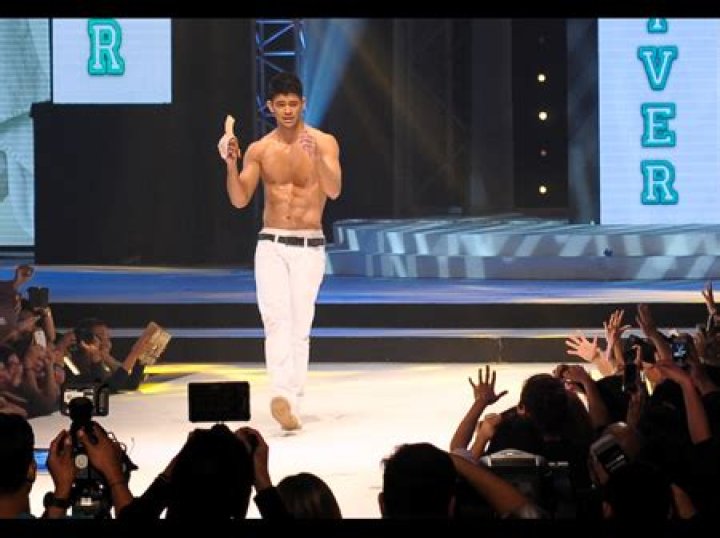 Cosmo Bachelor Bash 2013 Rayver Cruz