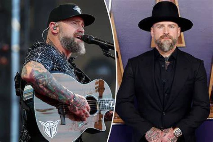 Country Star Zac Brown Is Engaged To Model And Actress Kelly Yazdi