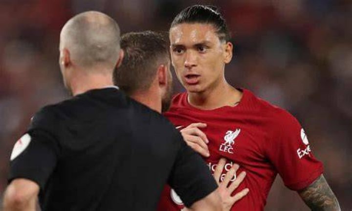 Diaz rescues a point for 10man Liverpool against Palace