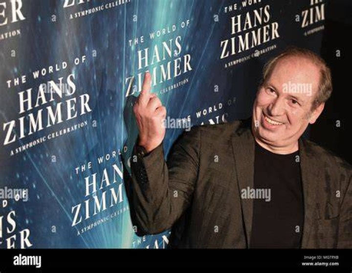 (dpa) German composer Hans Zimmer and his wife Susanne pose ahead of the 60th Golden Globe