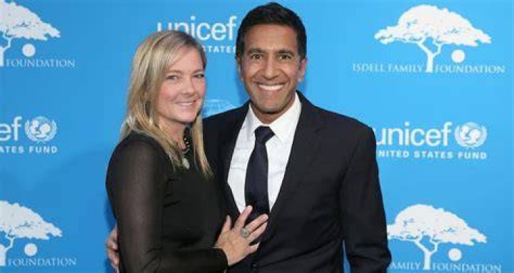 Dr. Sanjay Gupta Bio, Age, Wiki, CNN, Height, Ethnicity, Family, Parents