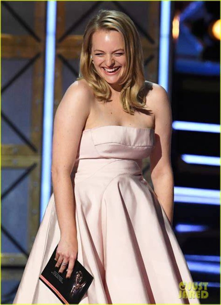 Elisabeth Moss Drops Two FBombs During Emmys Acceptance Speech! (Video
