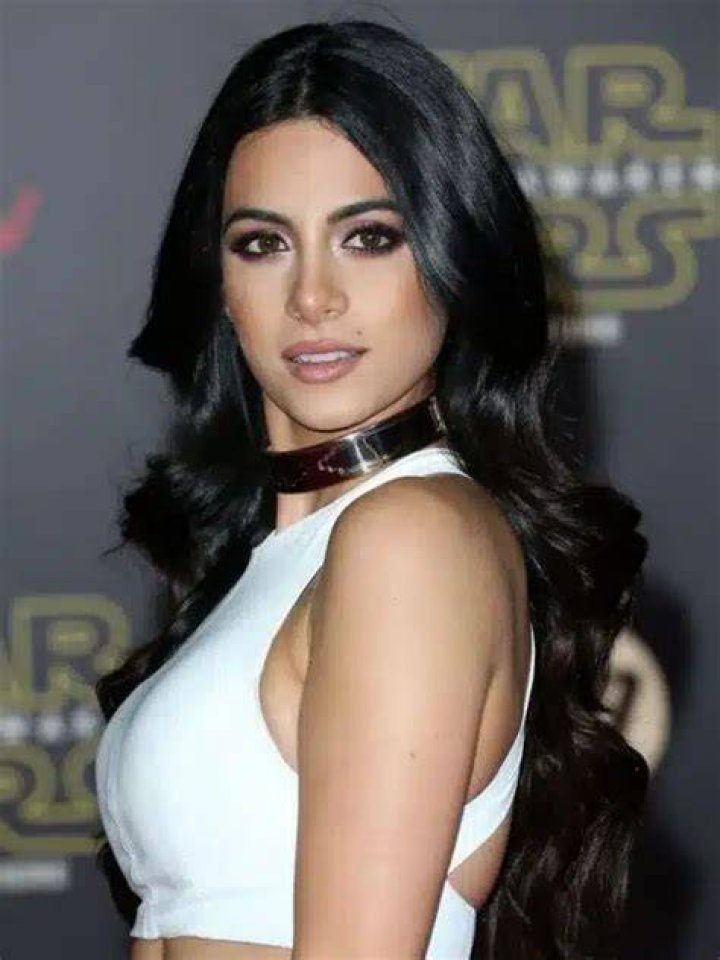 Emeraude Toubia Biography, Age, Height & Husband mrDustBin