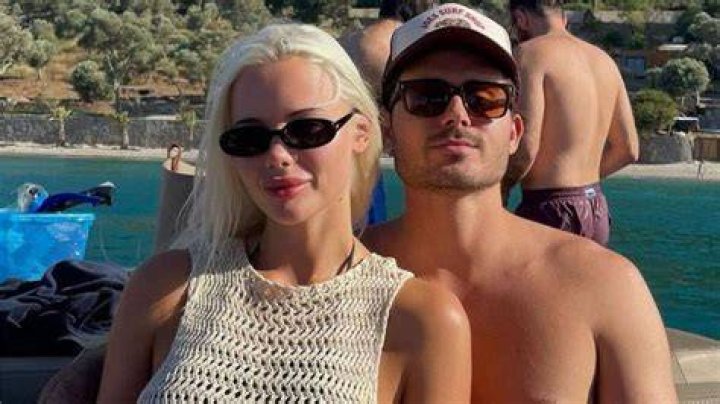 En ¡HOLA!, Miguel Iglesias y Danielle Obolevitch ponen fin a su relación