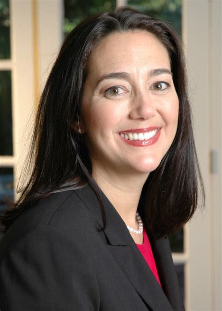 Erin Gruwell Speaking Engagements, Schedule, & Fee WSB