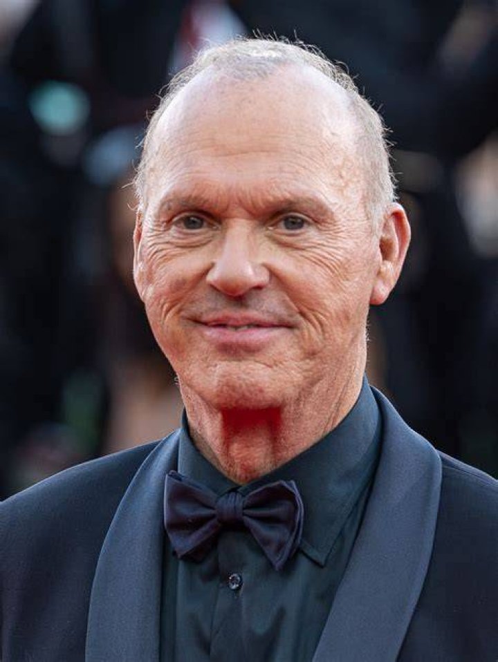 First Look At Michael Keaton's Bruce Wayne In The Flash Revealed