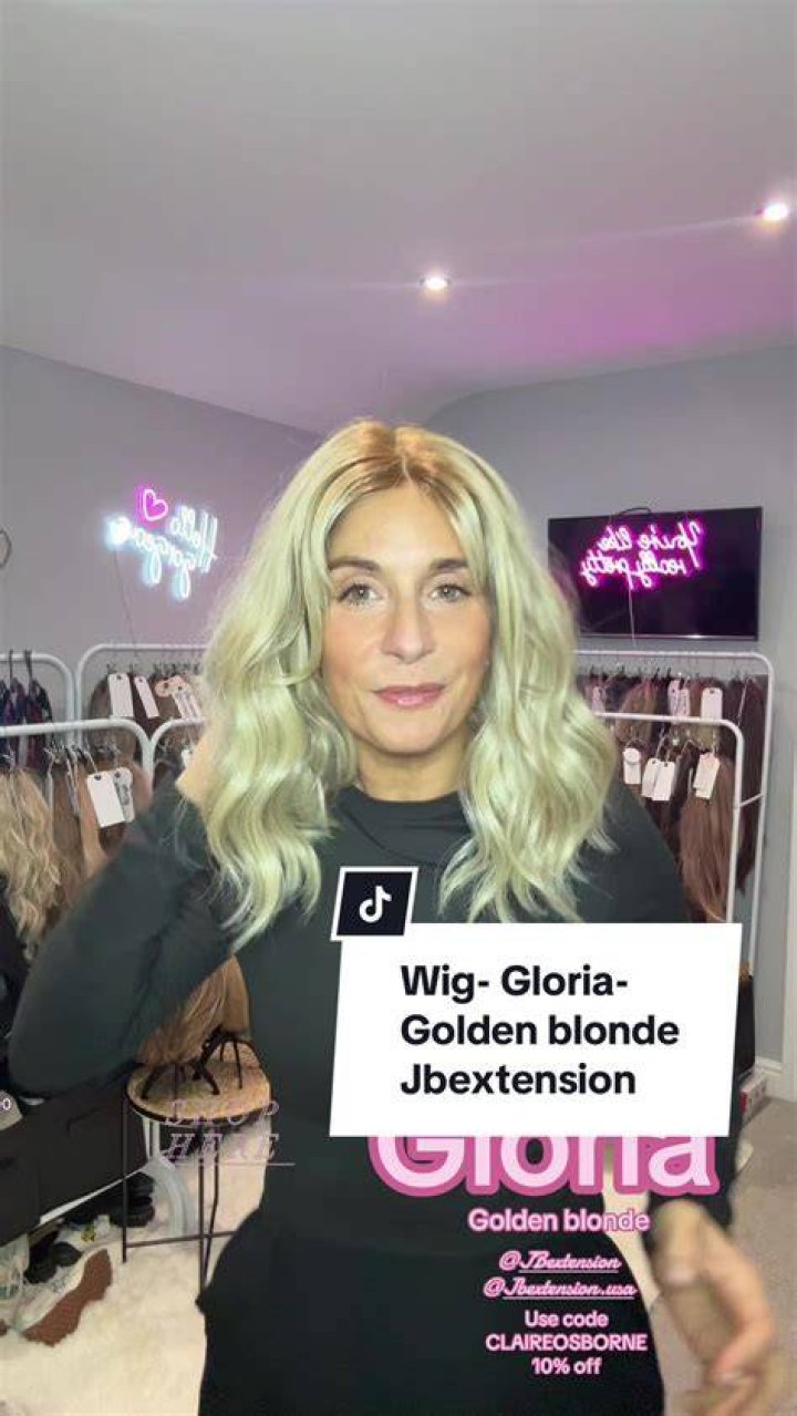 Gloria Wig Does She Have Fake Hair? Age & Wiki Details 2024