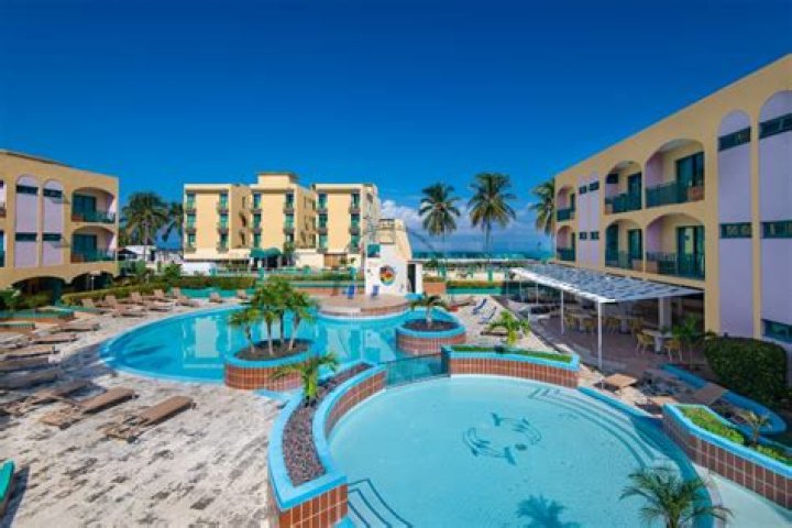 Hotel Los Delfines en Varadero desde 32 &euro; Destinia
