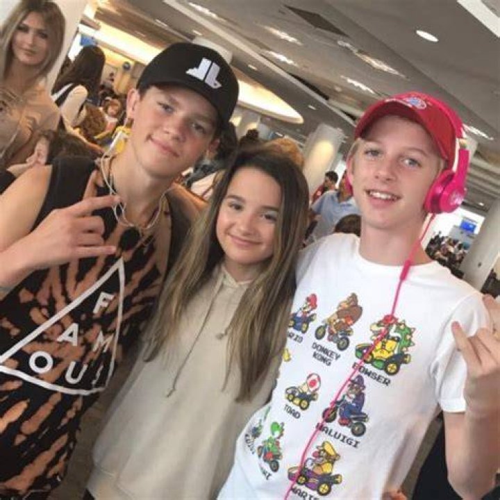 Instagram Annie and hayden, Annie lablanc, Annie grace