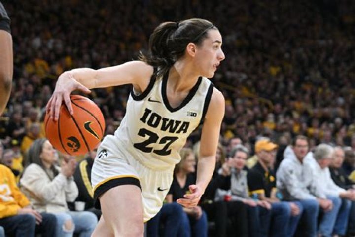 Iowa star Caitlin Clark breaks another record during win vs.