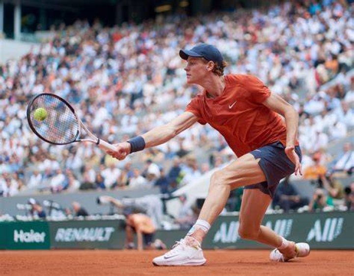 Jannik Sinner's Tennis Shoes (2023 Season) Dad Racket