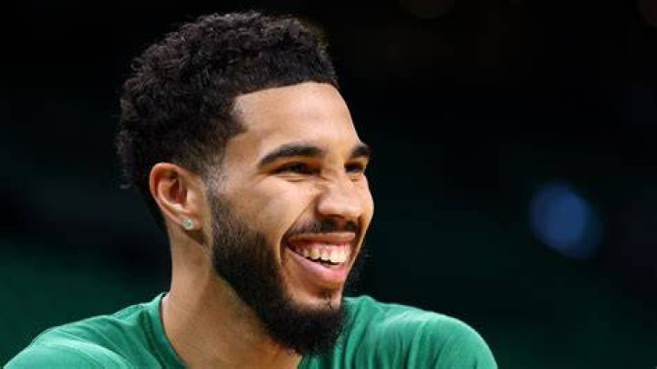 Jayson Tatum shares great video of son Deuce playing basketball in