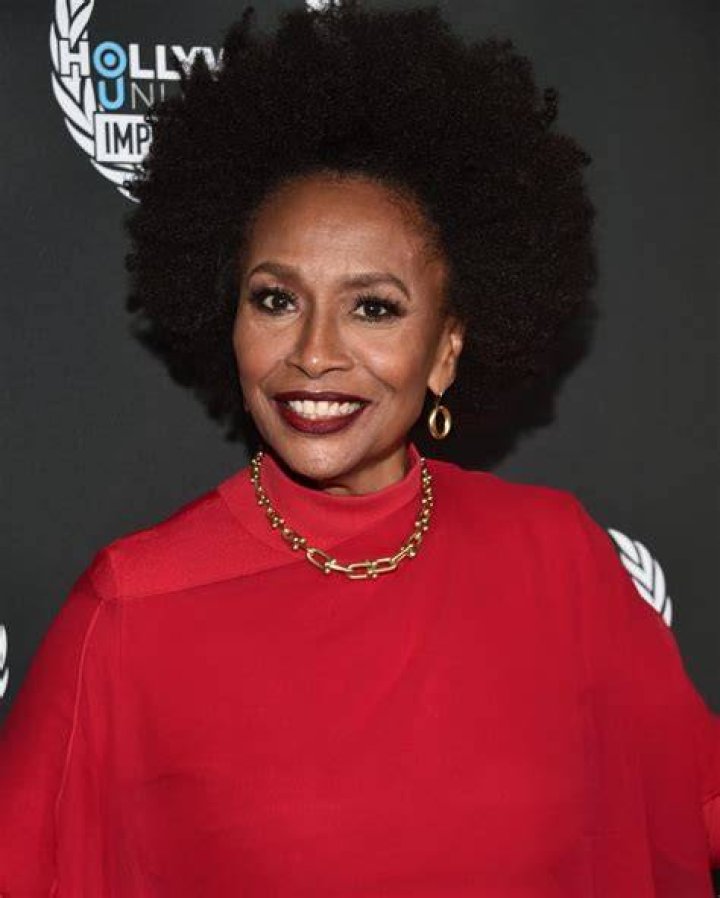 Jenifer Lewis Height, Weight, Age, Spouse, Biography, Family, Facts