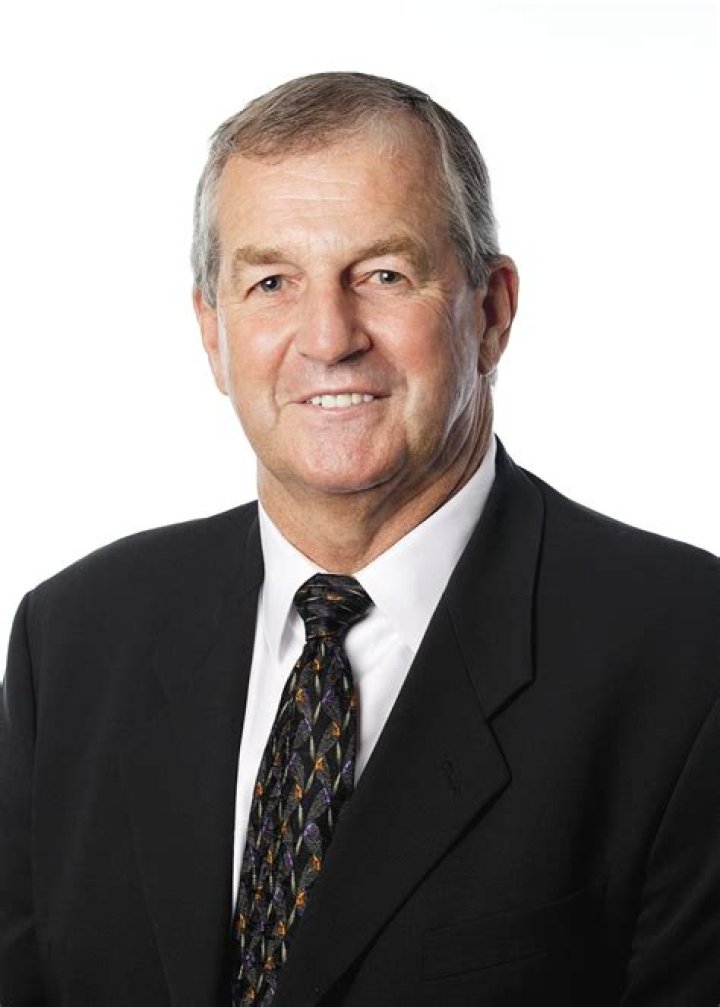 Jim Calhoun Speaking Engagements, Schedule, & Fee WSB
