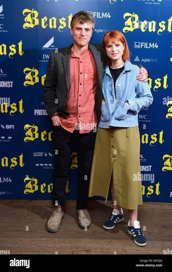 Johnny Flynn and Jessie Buckley interview at Beast premiere YouTube