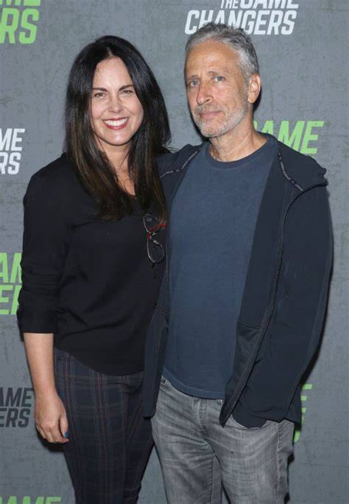 Jon Stewart Recalls Disaster First Date With Wife Tracey McShane Us