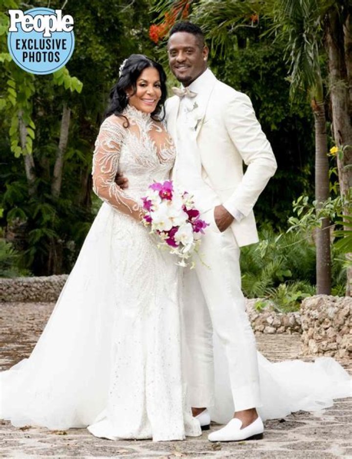 Josie Hart Married Blair Underwood in a Swarovski CrystalCovered Gown