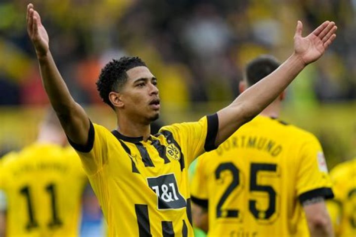 Jude Bellingham Borussia Dortmund football render FootyRenders