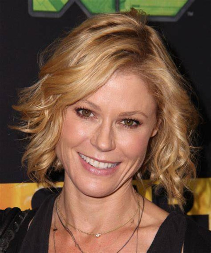 Julie Bowen 2018 Hair, Eyes, Feet, Legs, Style, Weight & No Makeup