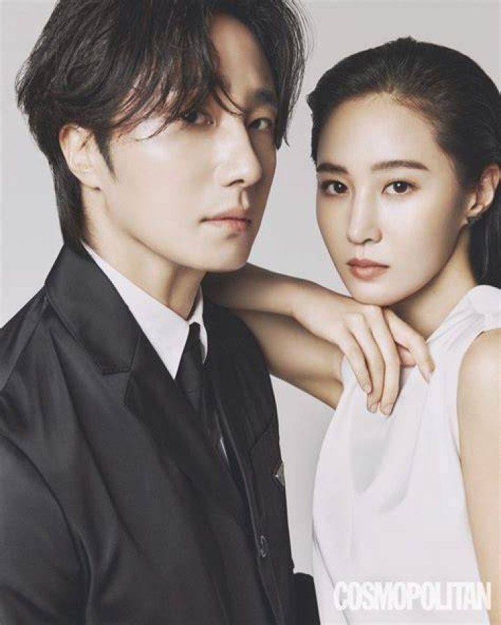 Jung Il Woo and Yuri in Cosmopolitan Korea Magazine. Vol 22. No. 249
