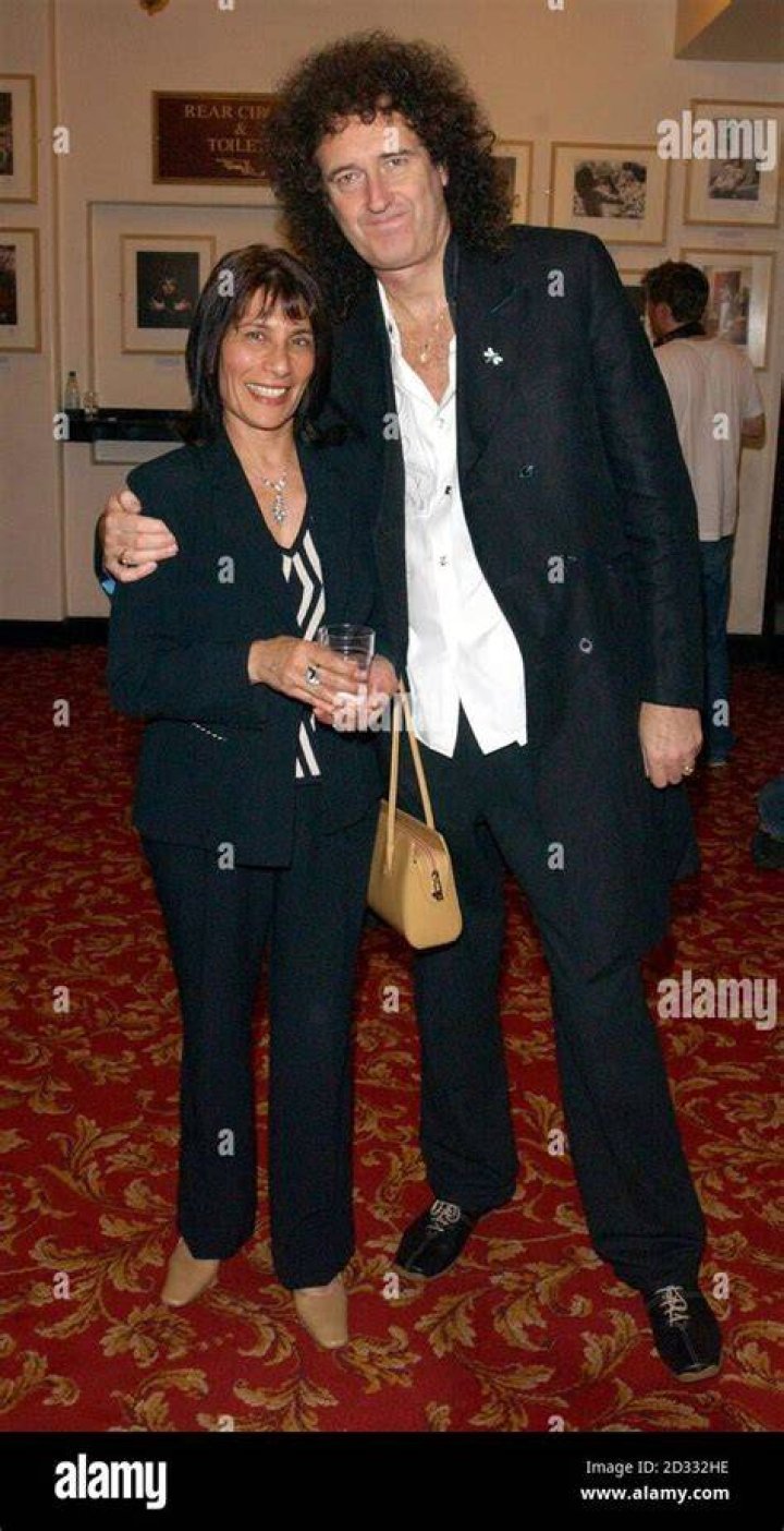 Kashmira Cooke, sorella di Freddie Mercury, con l'ex chitarrista della