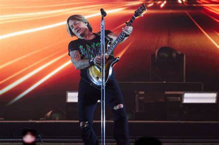 Keith Urban Scores 22nd No. 1 Hit with &lsquo;Blue Ain&rsquo;t Your Color&rsquo; Sounds