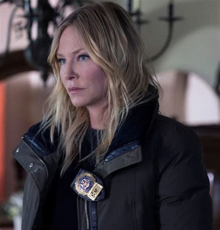 Kelli Giddish Told Us Leaving &ldquo;SVU&rdquo; Was &ldquo;Not an Option&rdquo; Smashing