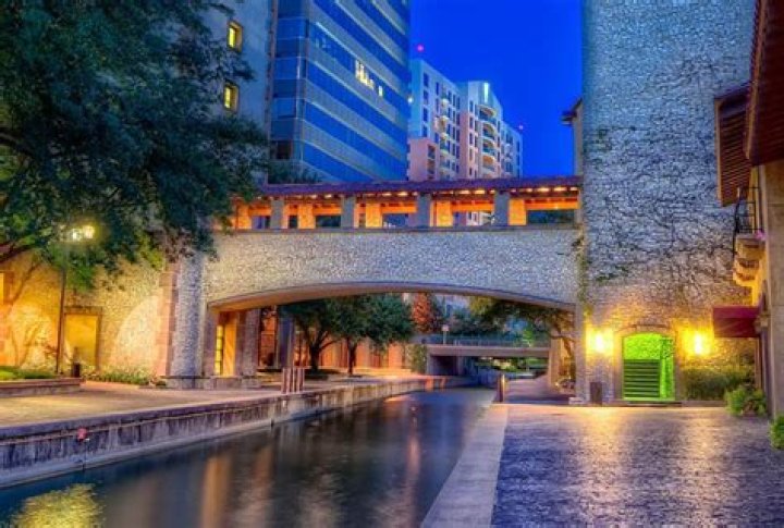 Las Colinas Riverwalk Dallas photography, Visit dallas, Location