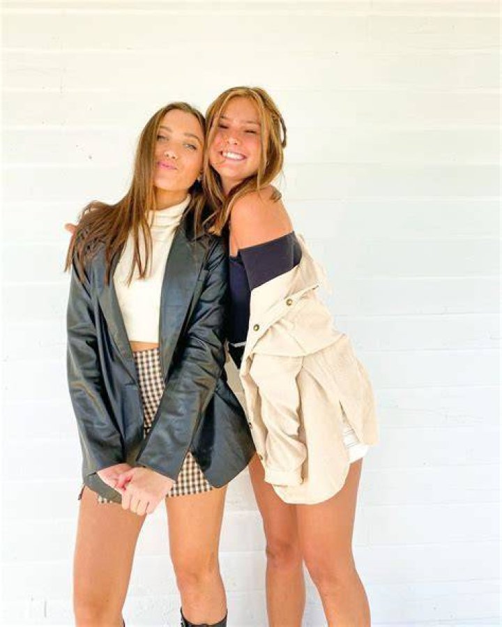 LEXI HIDALGO on Instagram &ldquo;I don&rsquo;t own shoes anymore&rdquo; Boho outfits