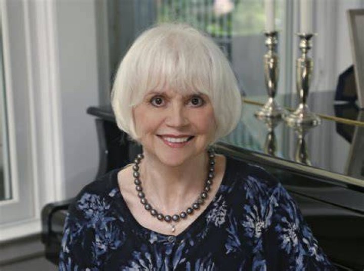 Linda Ronstadt Bio, Age, Husband, Children, Net Worth Biography Talks
