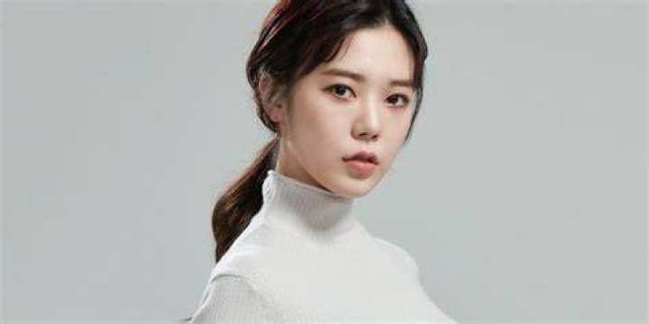 Lizzy changes her promotional name to Park Soo Ah allkpop