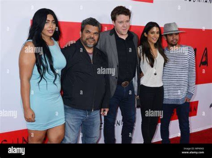 Luis guzman and family 453 red carpet event hires stock photography
