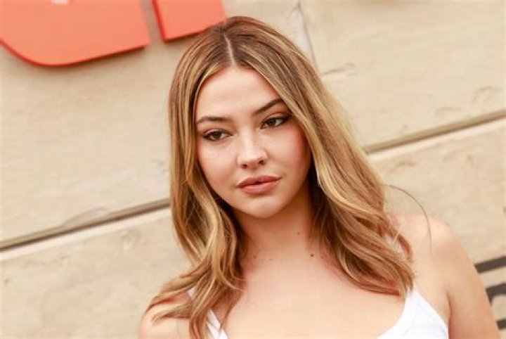 Madelyn Cline Movies And Tv Shows Stranger Things