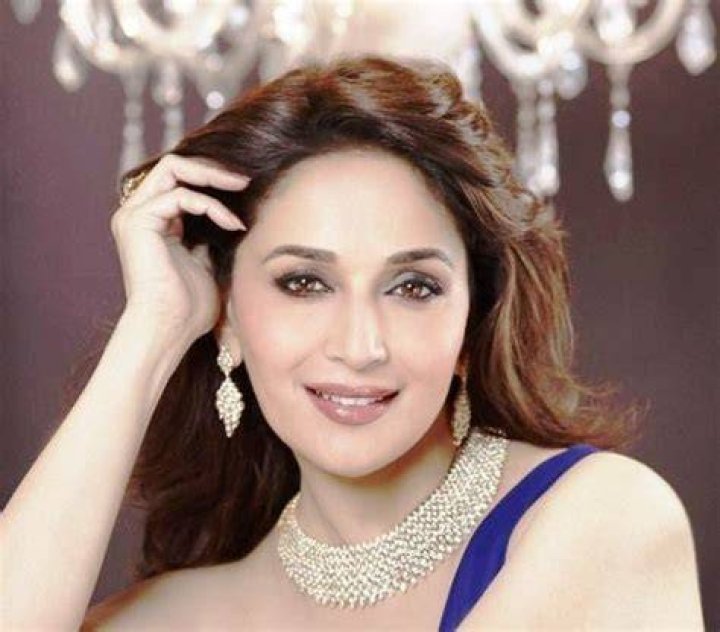 Madhuri Dixit Age, Height, Weight, Size, DOB, Husband, Children, Net