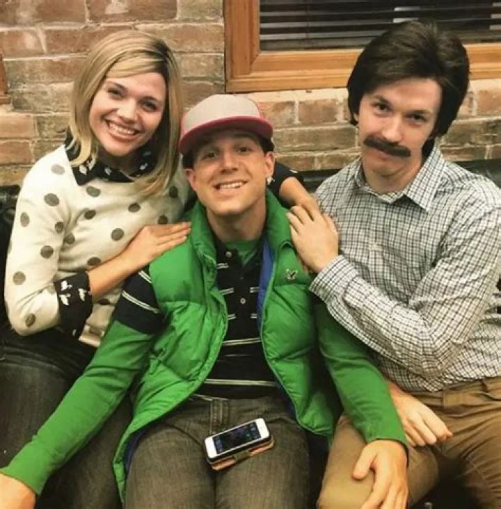 Mallory Everton Boyfriend, Age, Married, Studio C【 Wiki Bio 】Husband
