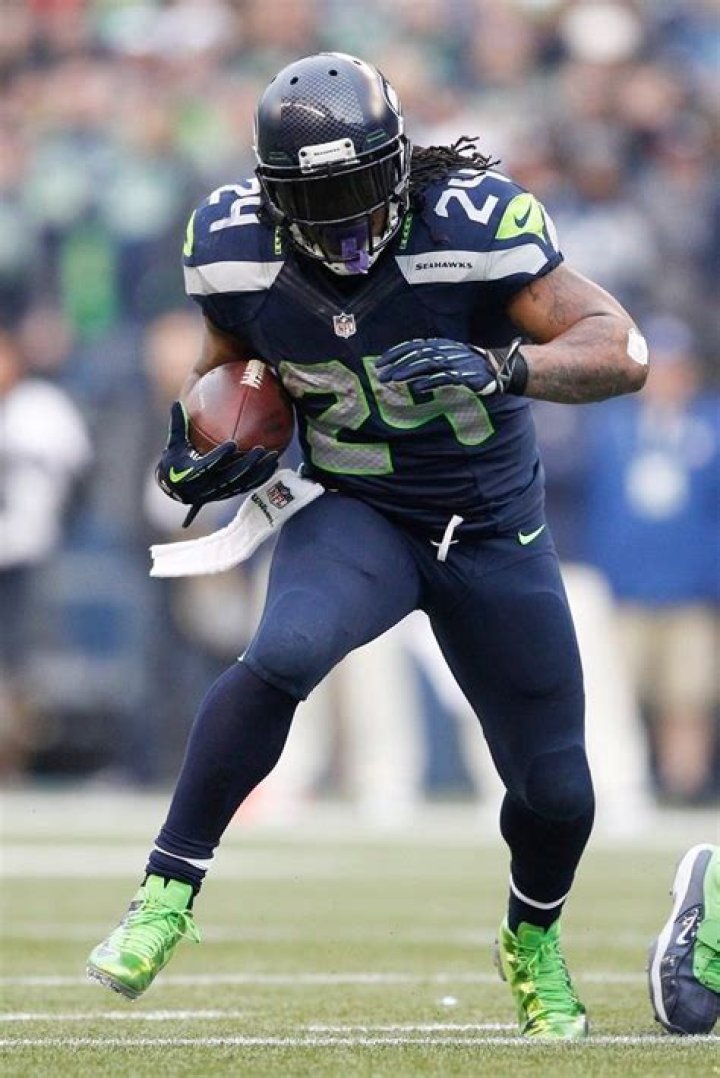 Marshawn Lynch Height, Weight, Age, Girlfriends, Family, Biography
