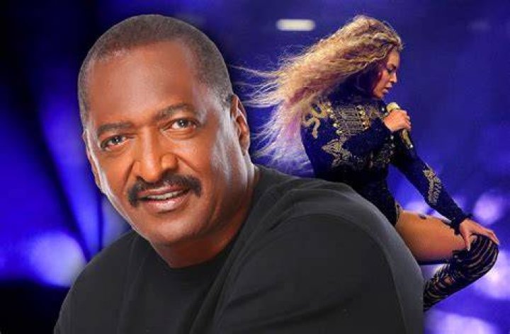 Mathew Knowles sells his Beyonce memorabilia to pay child support Mathew knowles, Beyonce