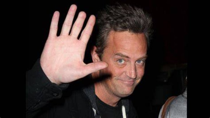 Matthew Perry Missing Finger Unraveling the Mystery Lo Spillo