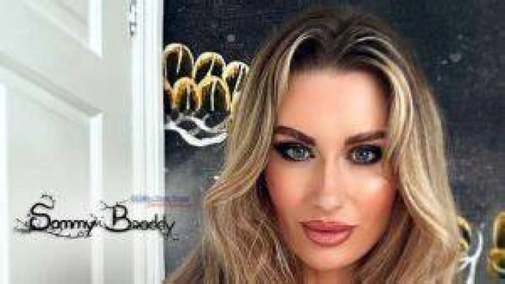 Meet Model Sammy Braddy, R. Kelly Was Paid 22,000 For OneHour & Man