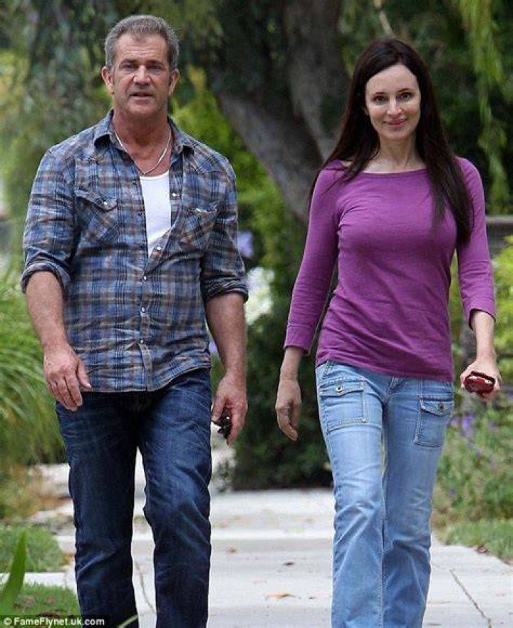 Mel Gibson and Madeleine Stowe enjoy a leisurely stroll Daily Mail Online
