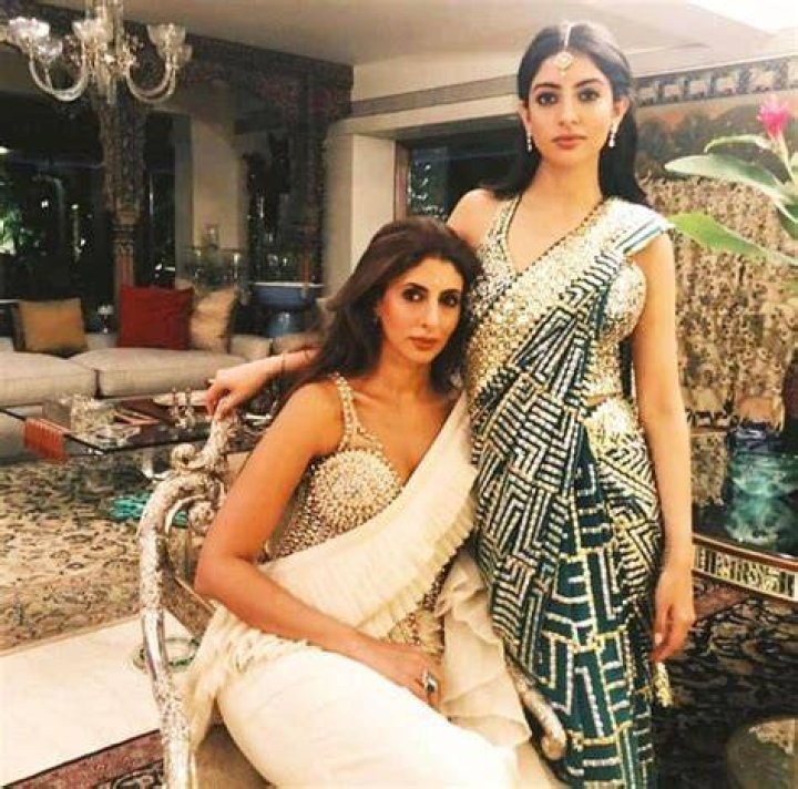 Navya Naveli Nanda biography, wiki, age, height, education, affairs